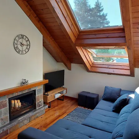 Family Attic Esterri *