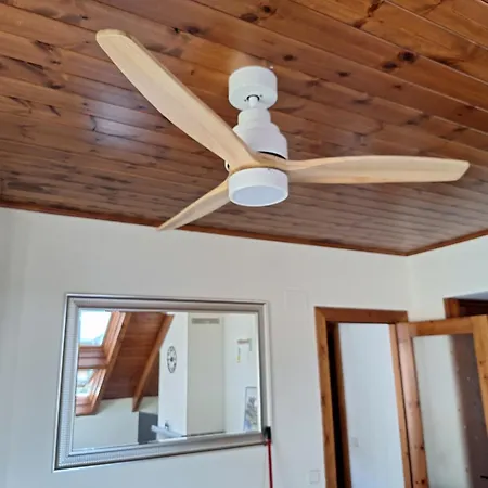Family Attic Esterri דירה אסטרי ד'אנאו